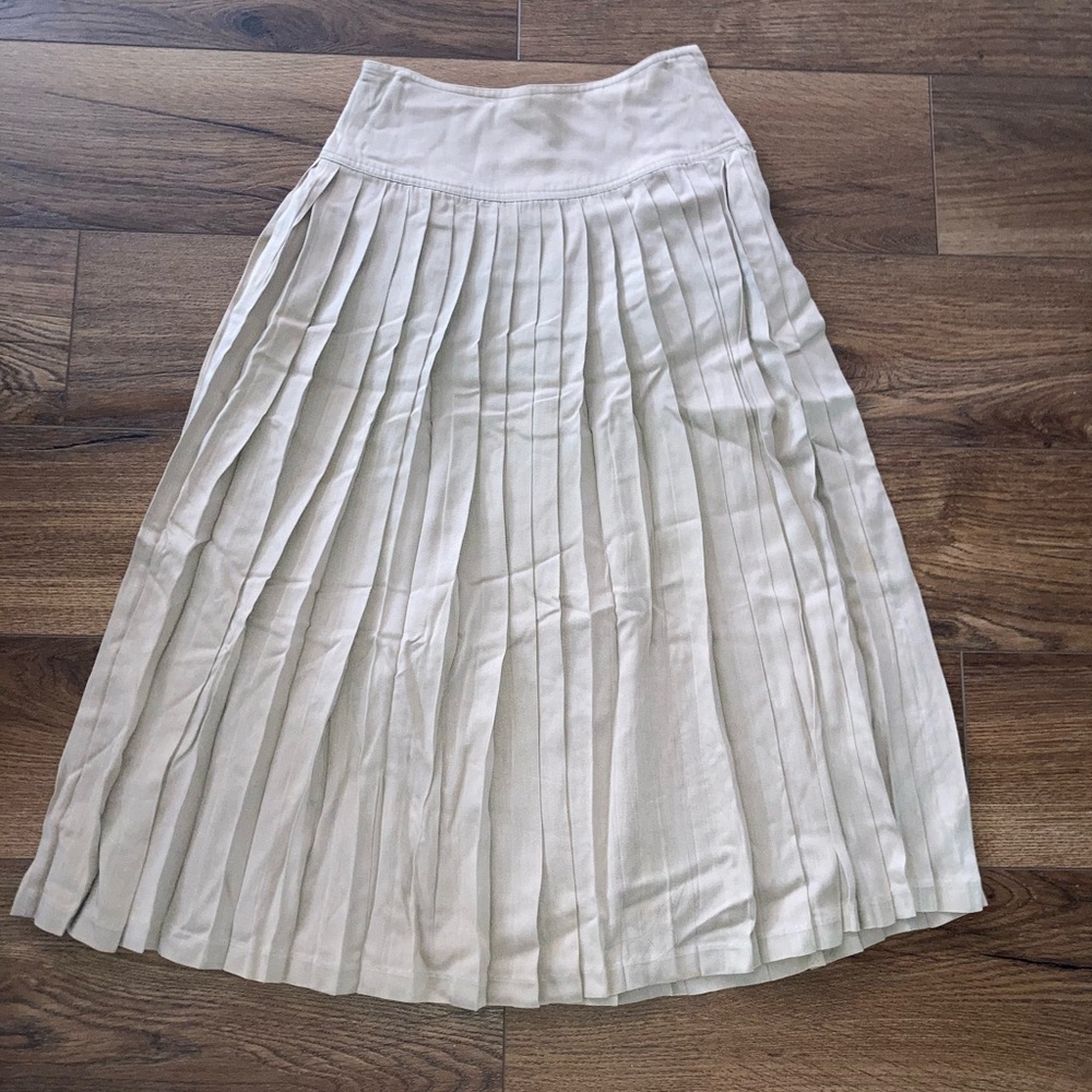 Karl Logan women’s tan Pleated Midi Skirt size m